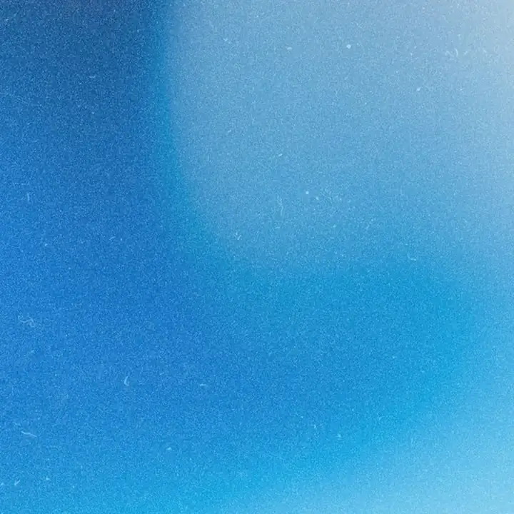 Deep blue sky with a grain of scattered light